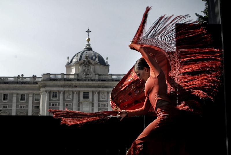 DANZA ESPAÑOLA_ballet3_0b51bf9a[1]